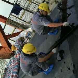 半岛官方端网站登录入口-半岛online(中国)员工在做复合润滑涂层